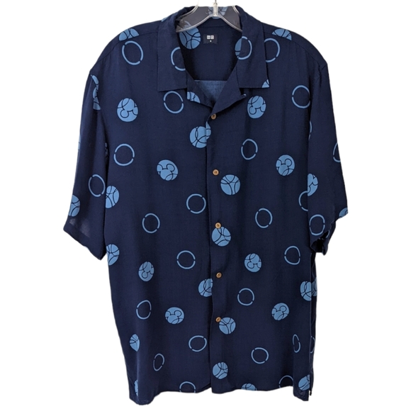 Disney Mickey Mouse Button Up Shirt Men's Medium Casual Short Sleeve Uniqlo - Picture 1 of 12